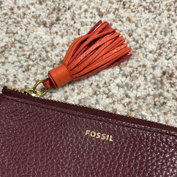 Fossil Leather Burgundy Wristlet - Picture 2 of 5